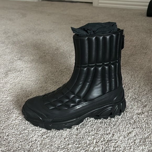 BURBERRY Arthur Quilted Ankle Boots - Picture 7 of 10